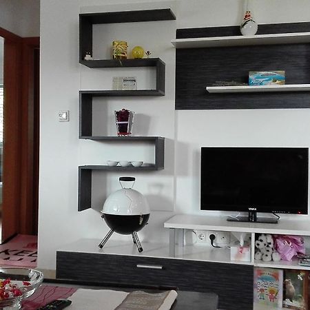 Gabriela Apartment Nin Luaran gambar