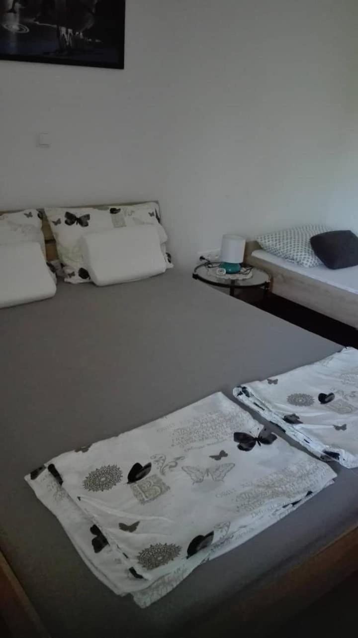 Gabriela Apartment Nin Luaran gambar