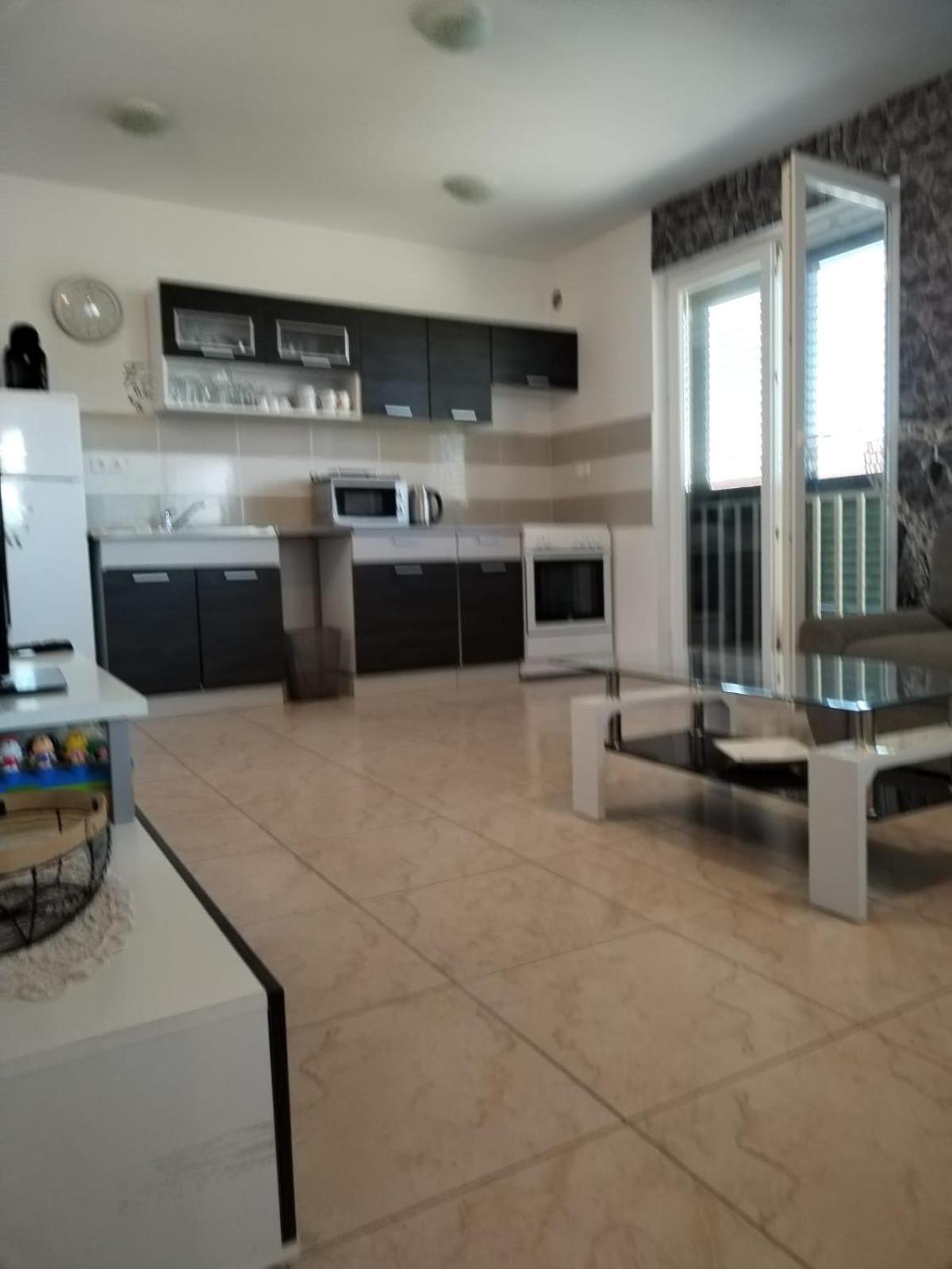 Gabriela Apartment Nin Luaran gambar