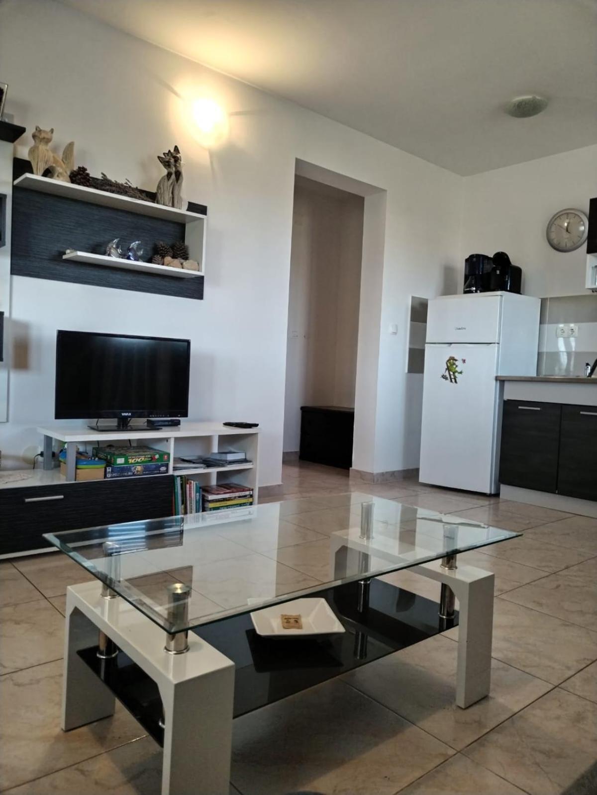Gabriela Apartment Nin Luaran gambar